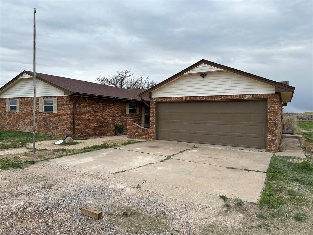 36767 S County Road 186 RD #186, Fargo, OK 73840