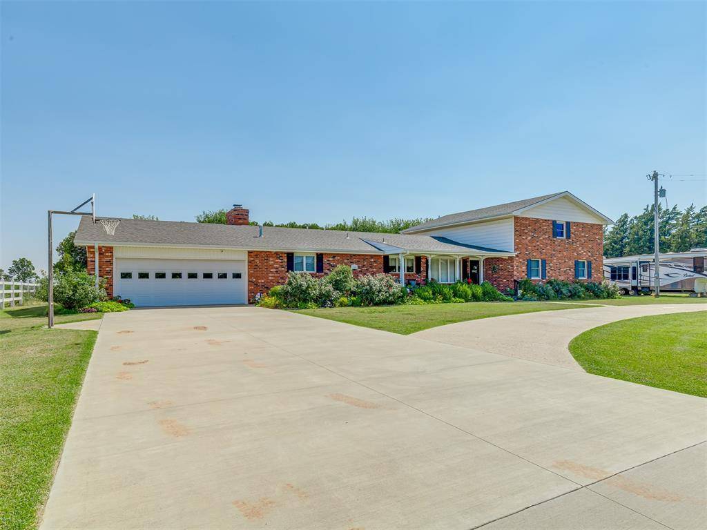 700 E 10th ST, Cherokee, OK 73728