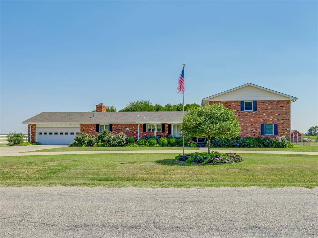 700 E 10th ST, Cherokee, OK 73728