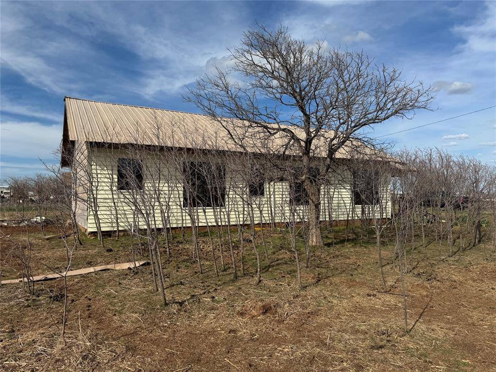 411 S 6th ST, Headrick, OK 73549