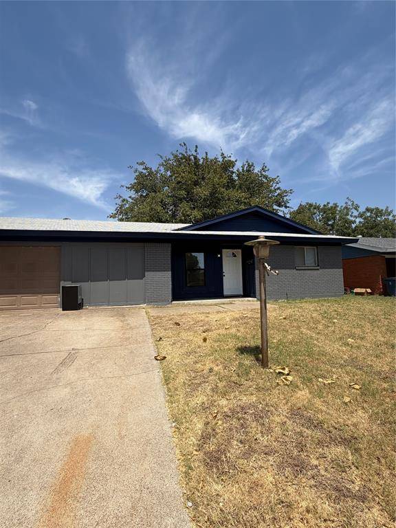 1621 Gill Street, Blue Mound, TX 76131