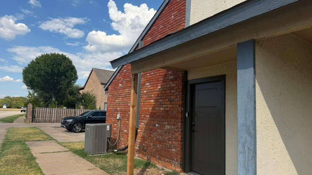 7401 Bogart Drive #B, North Richland Hills, TX 76180