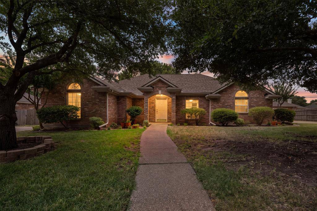 1209 Heatherwood, Hewitt, TX 76643