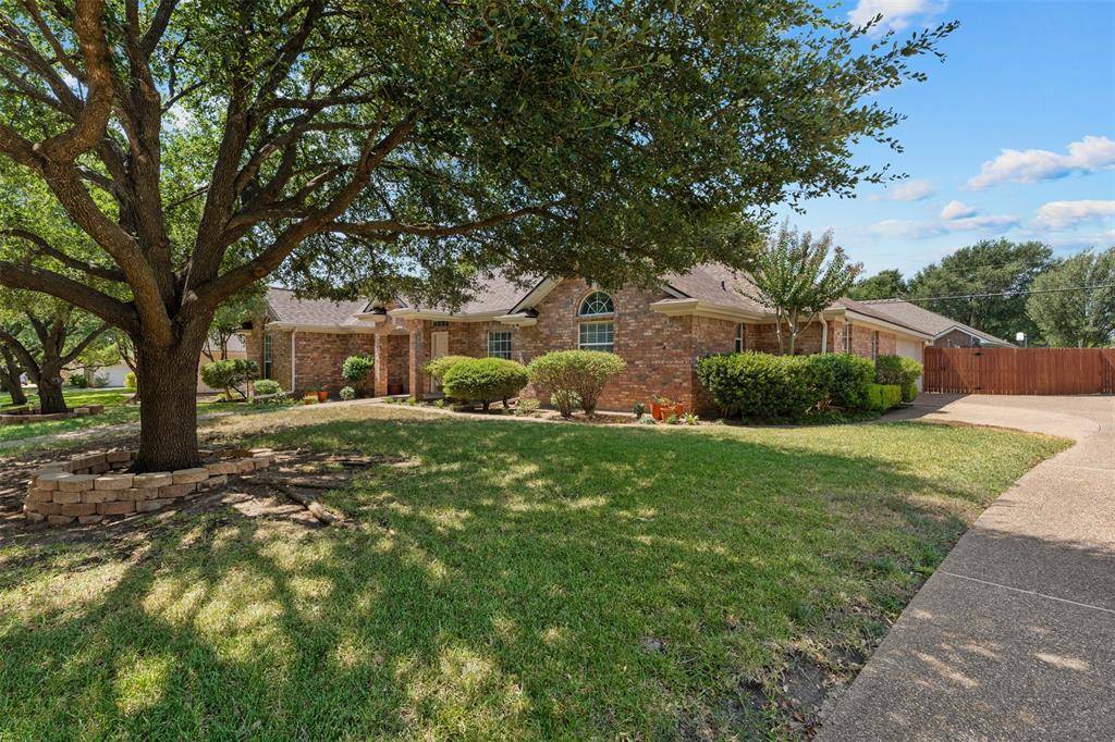 1209 Heatherwood, Hewitt, TX 76643