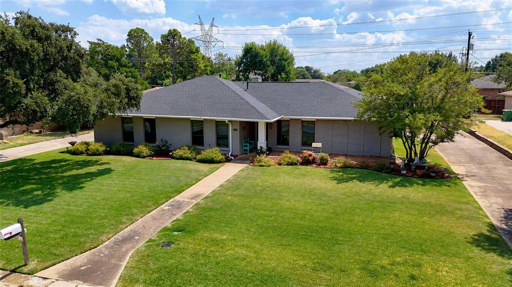 214 Bexar Drive, Highland Village, TX 75077
