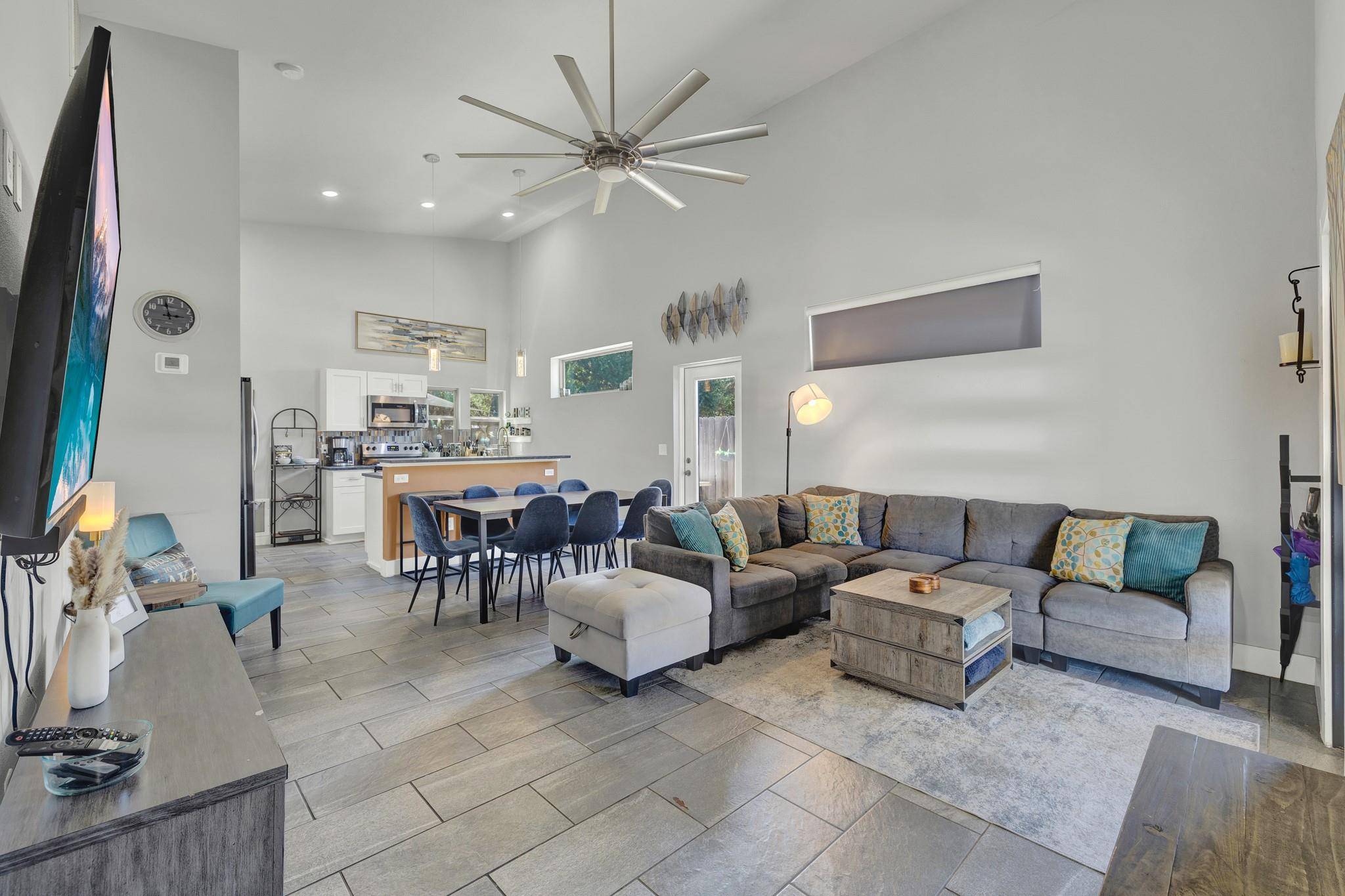 1630 Canyon Edge, Canyon Lake, TX 78133