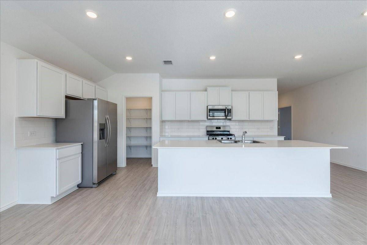 156 Alamito Ave, Kyle, TX 78640