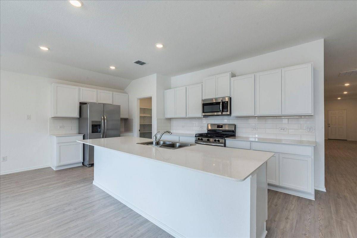 156 Alamito Ave, Kyle, TX 78640