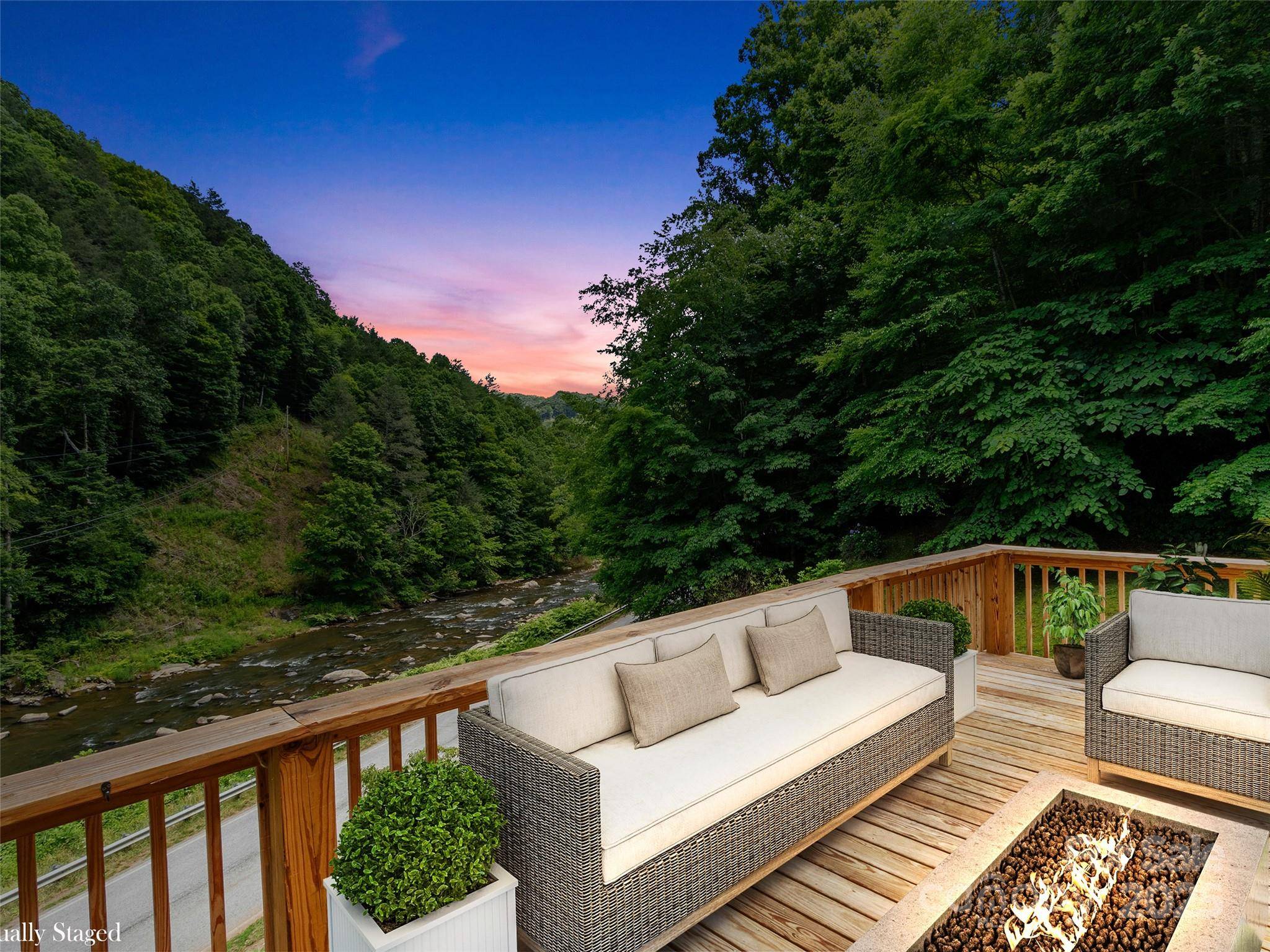 12982 US HWY 19W None, Burnsville, NC 28714