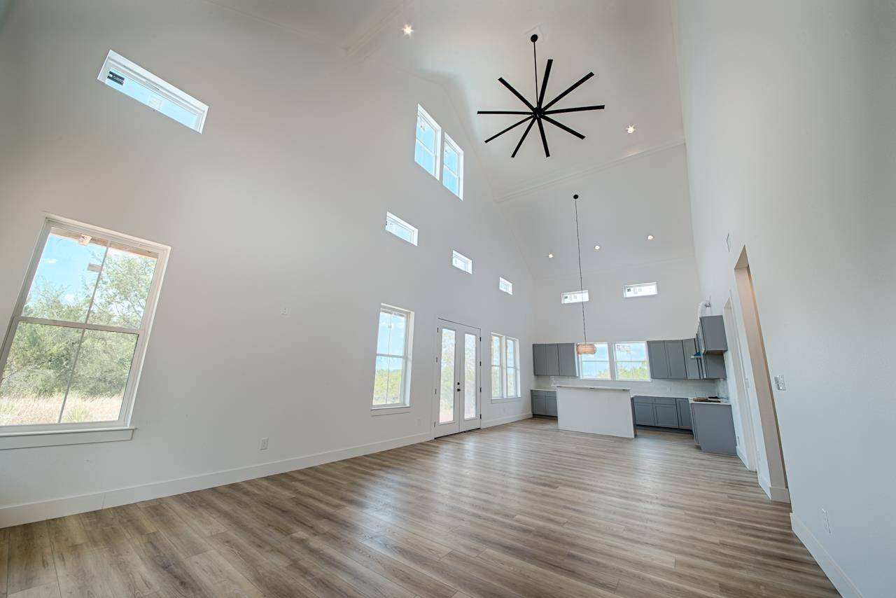 126 W Briarway DR, Granite Shoals, TX 78654