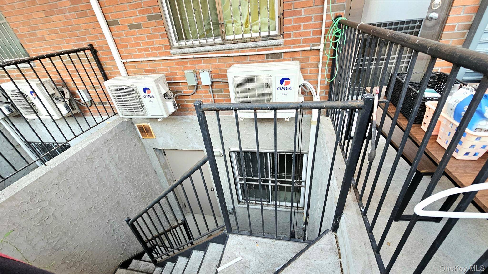 4210 164 ST, Flushing, NY 11358