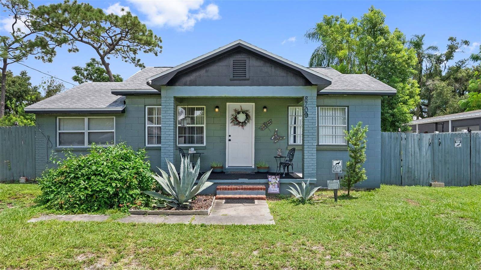 8709 EL PORTAL DR, Tampa, FL 33604