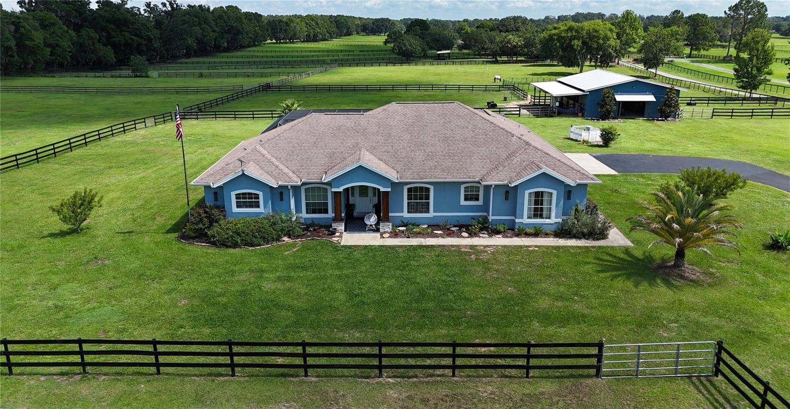 16421 W HIGHWAY 326, Morriston, FL 32668