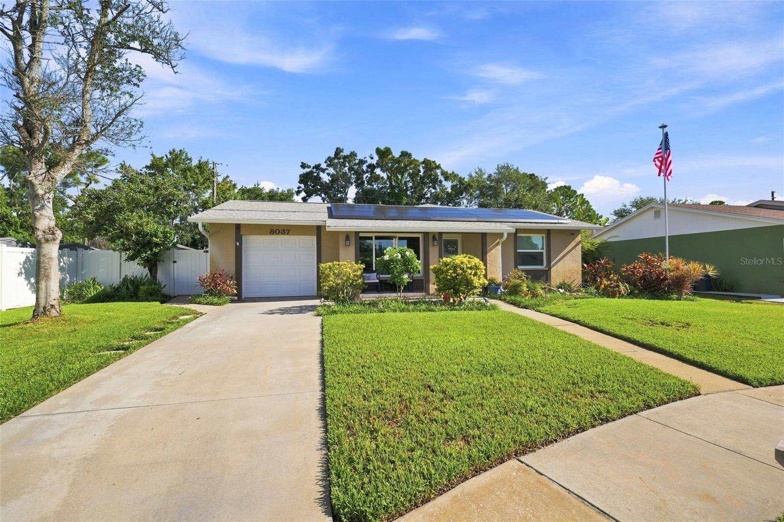 8037 POWDER HORN CIR, Largo, FL 33773