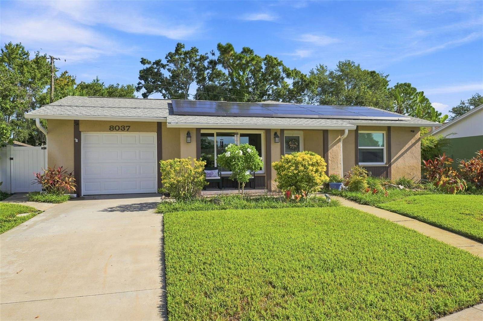8037 POWDER HORN CIR, Largo, FL 33773