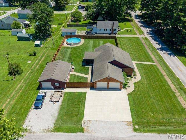 211 W Old Route 66, Mount Olive, IL 62069