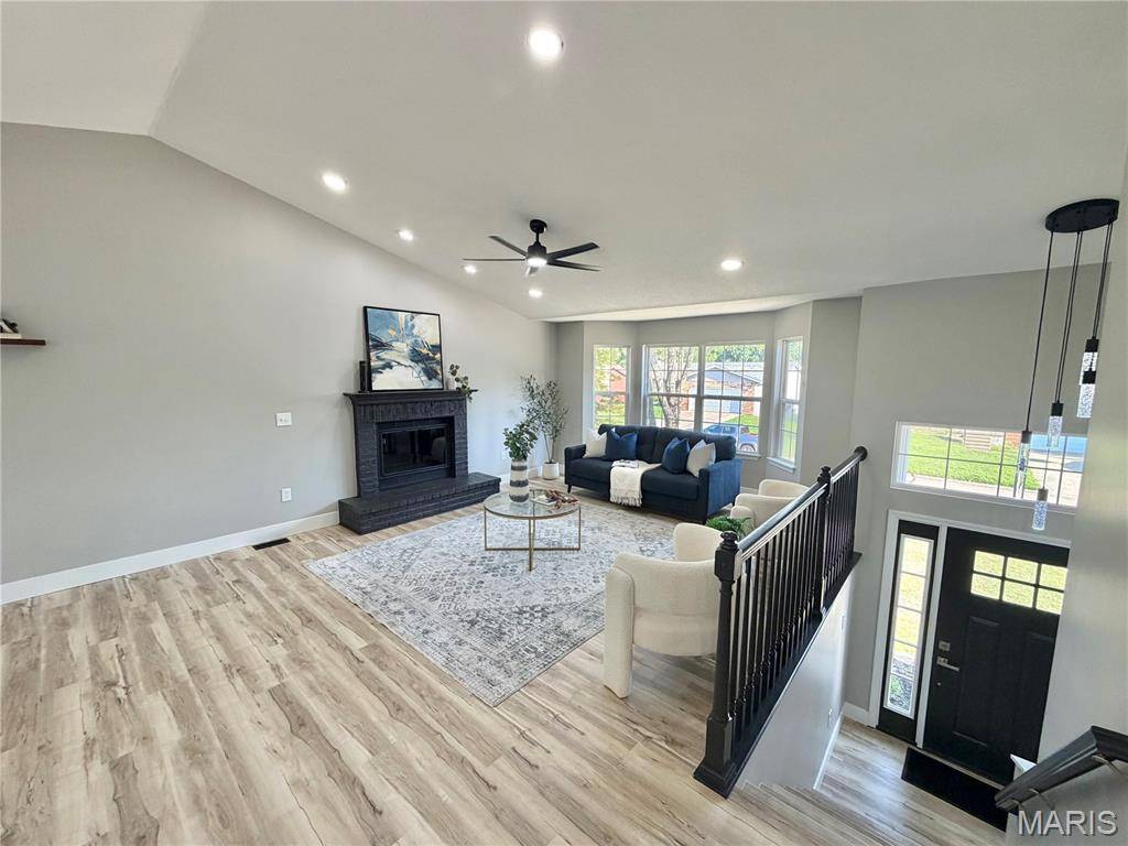 929 Carla DR, Troy, IL 62294