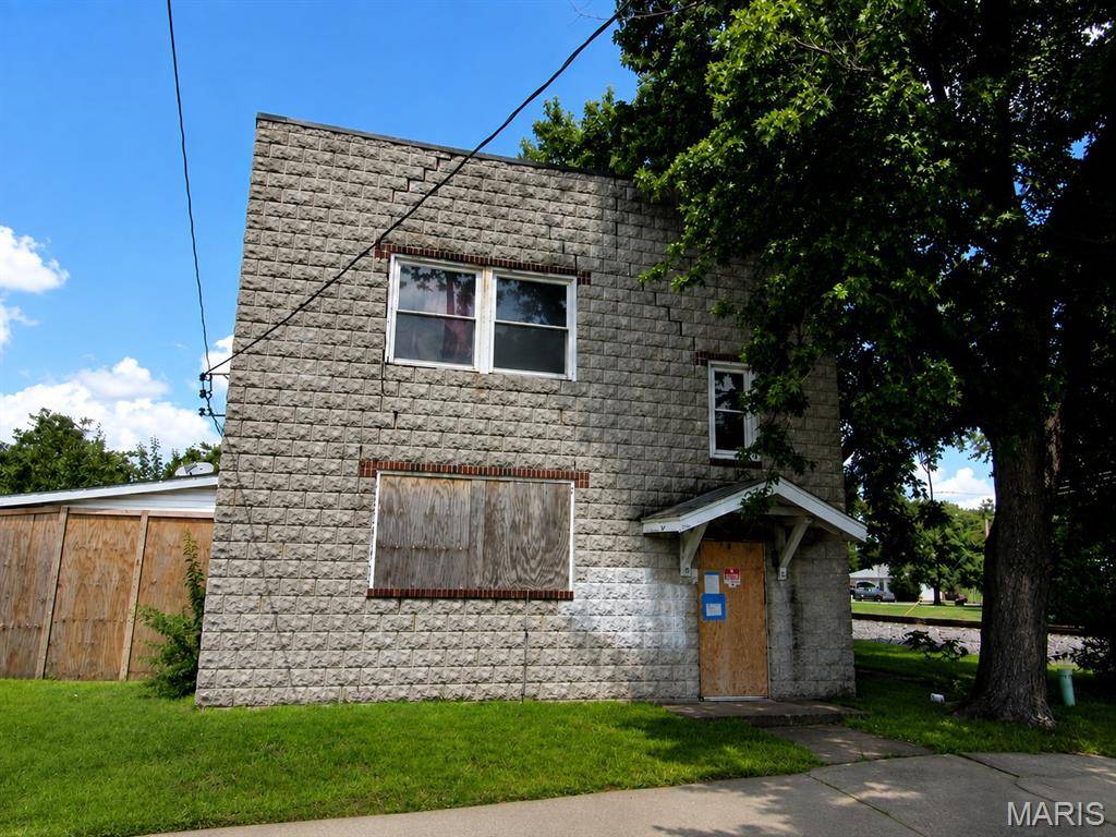 300 E Forest ST, Hartford, IL 62048