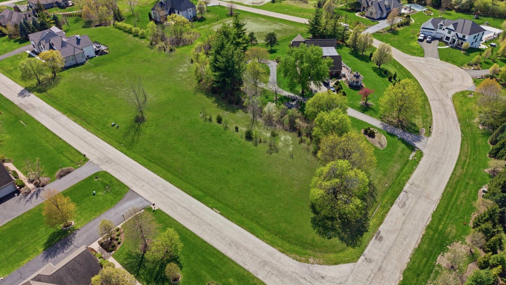 8875 Belfield RD, Lakewood, IL 60014