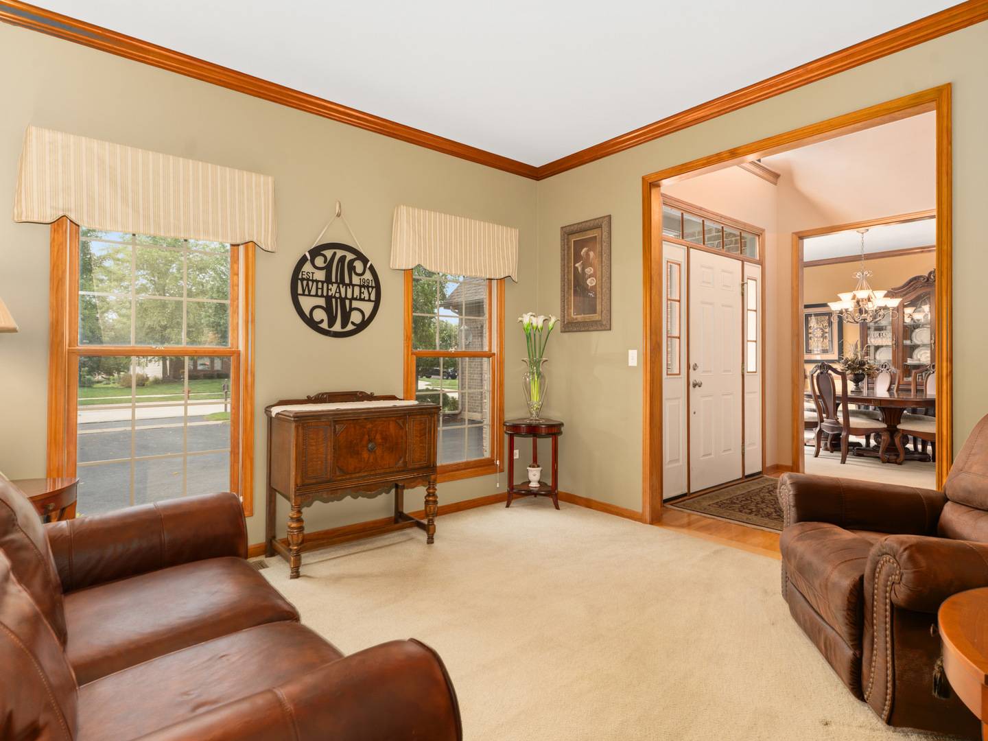 707 Evergreen LN, Sugar Grove, IL 60554