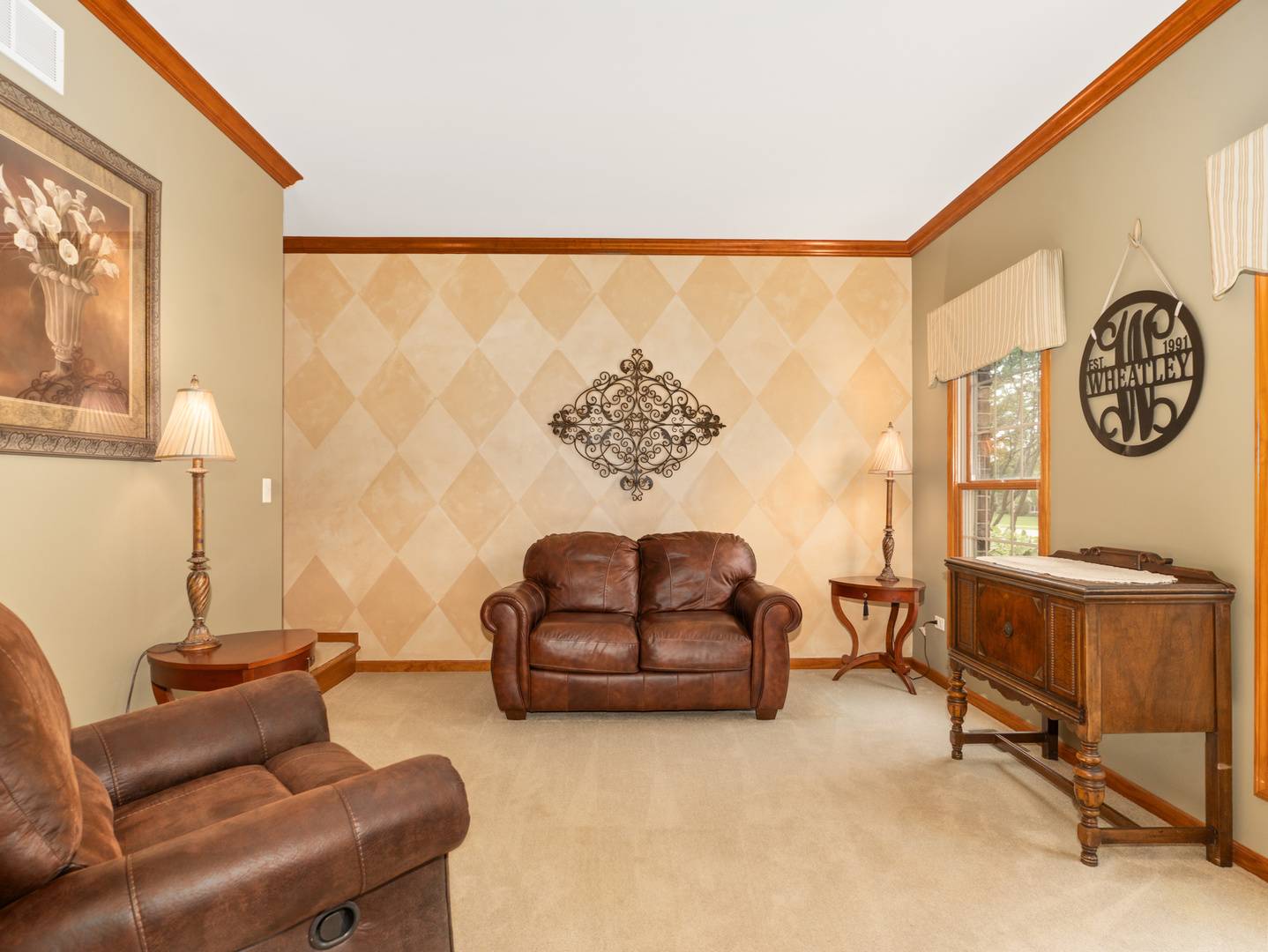 707 Evergreen LN, Sugar Grove, IL 60554