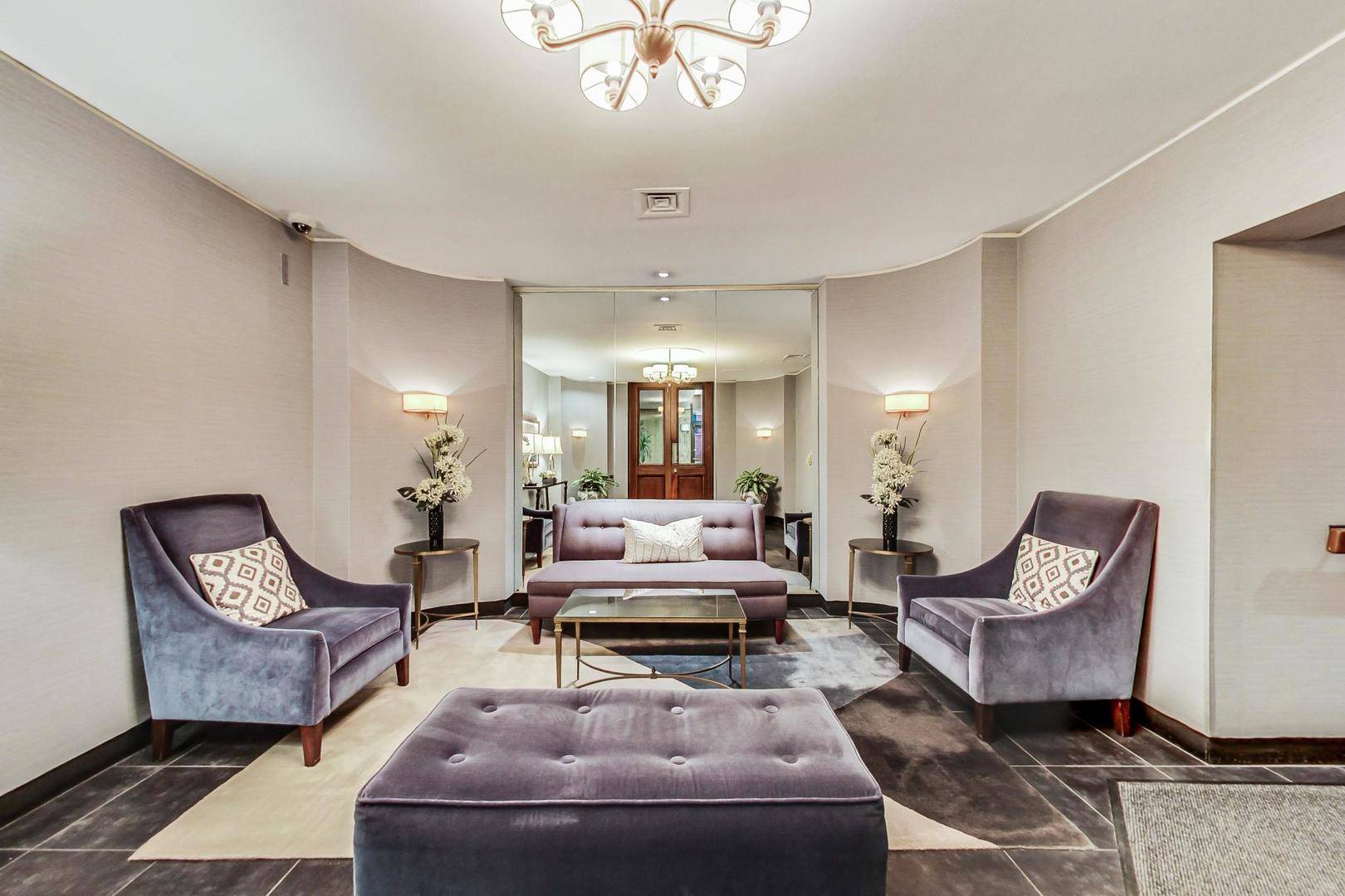 720 W Gordon TER #5M, Chicago, IL 60613