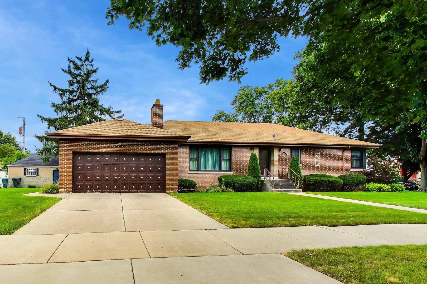6247 N Leona AVE, Chicago, IL 60646