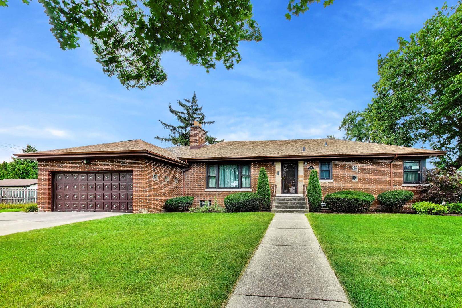 6247 N Leona AVE, Chicago, IL 60646