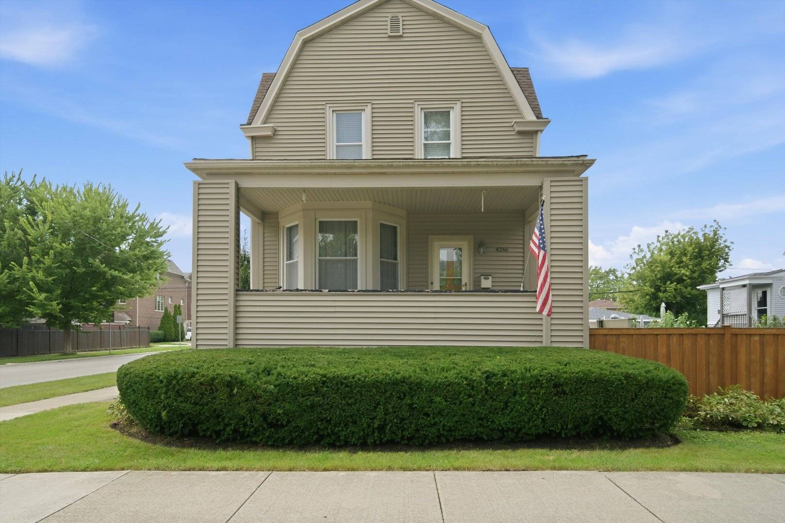 4246 Blanchan AVE, Brookfield, IL 60513