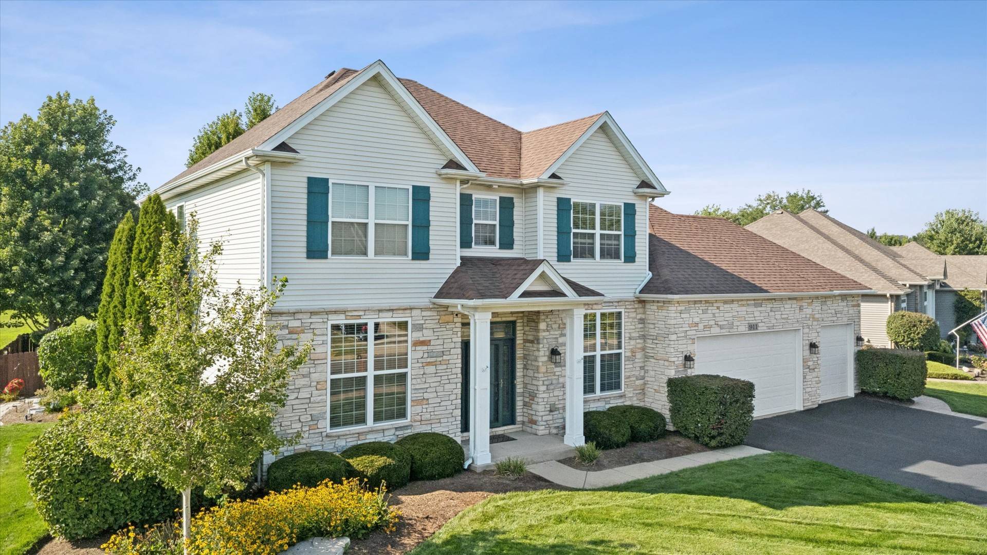 911 Hayden DR, Yorkville, IL 60560