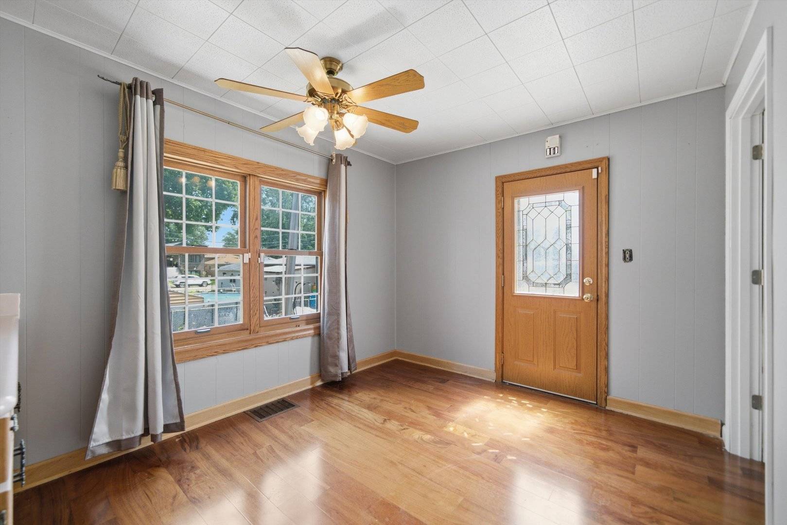 7007 40th PL, Stickney, IL 60402