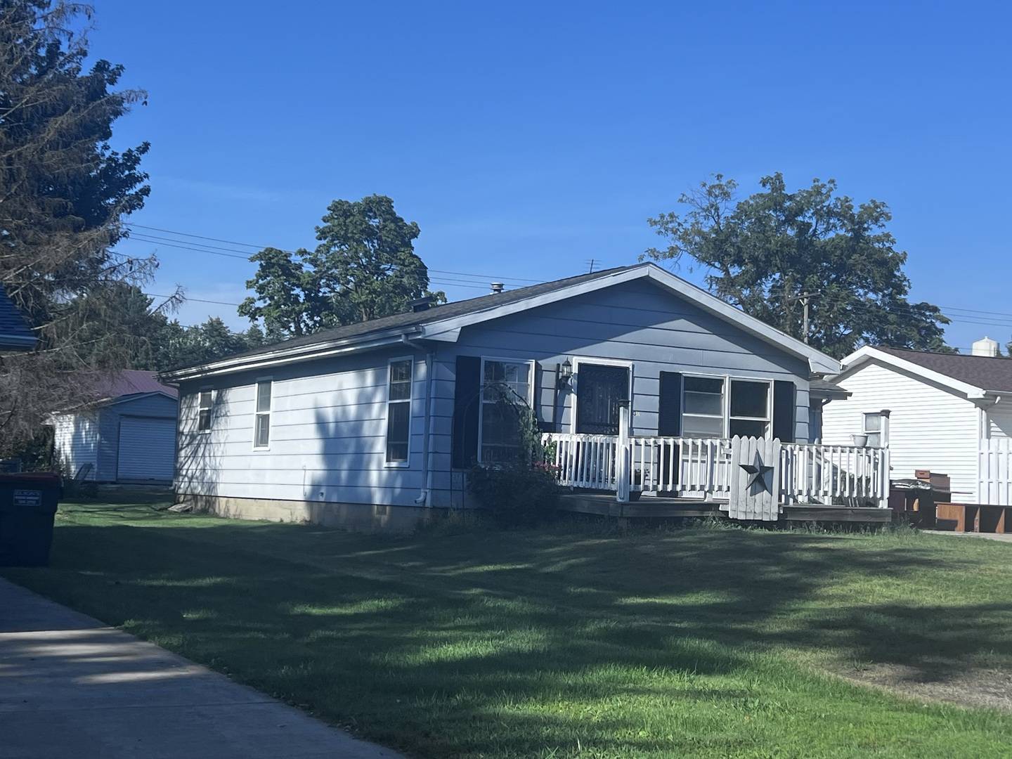 339 Larson ST, Paxton, IL 60957