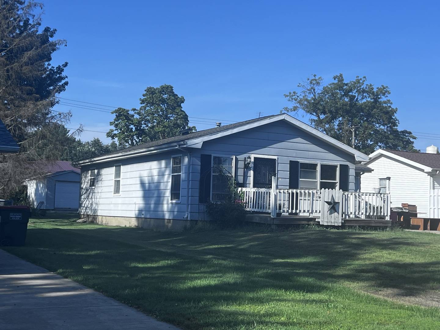 339 Larson ST, Paxton, IL 60957