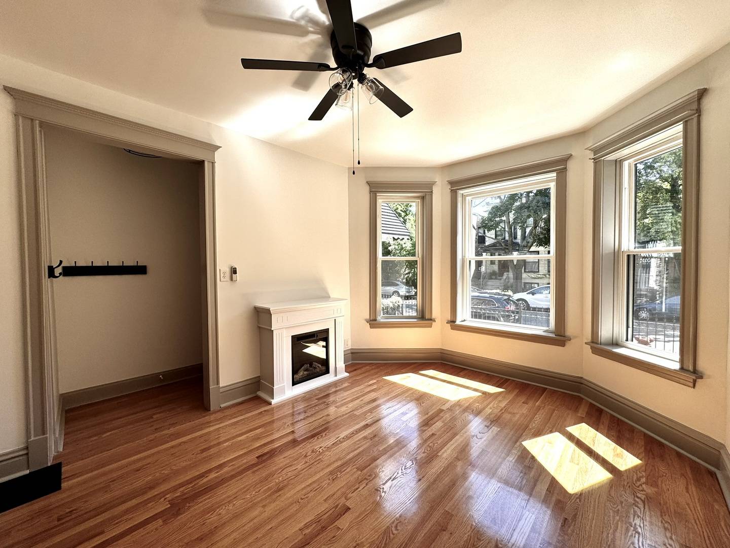 2424 N Mozart ST #1, Chicago, IL 60647