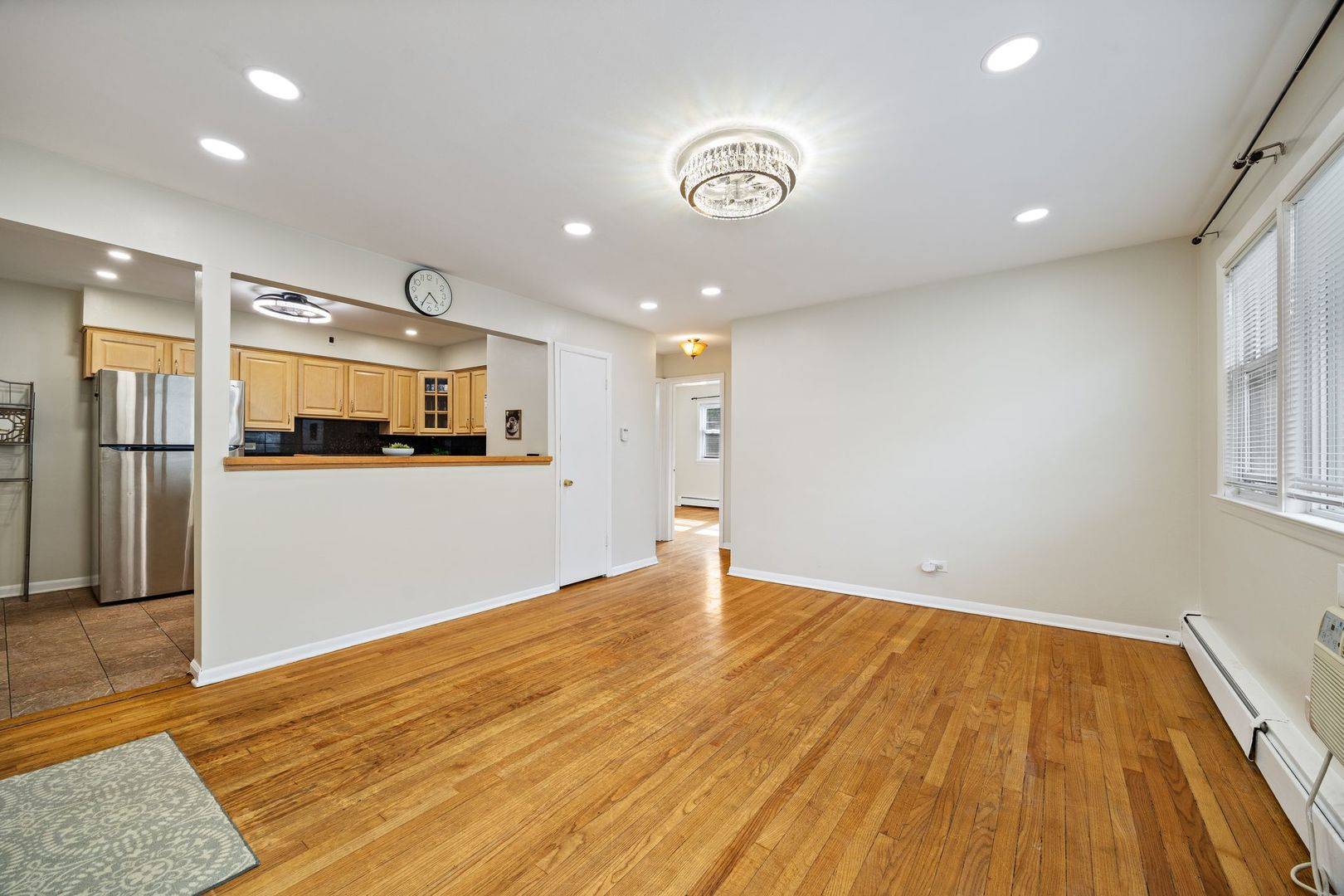 929 S Oak Park AVE #3NW, Oak Park, IL 60304