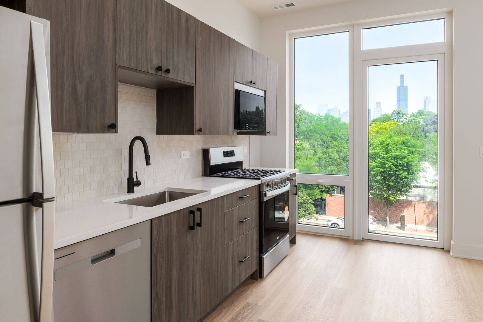 224 S Ashland AVE #213, Chicago, IL 60607