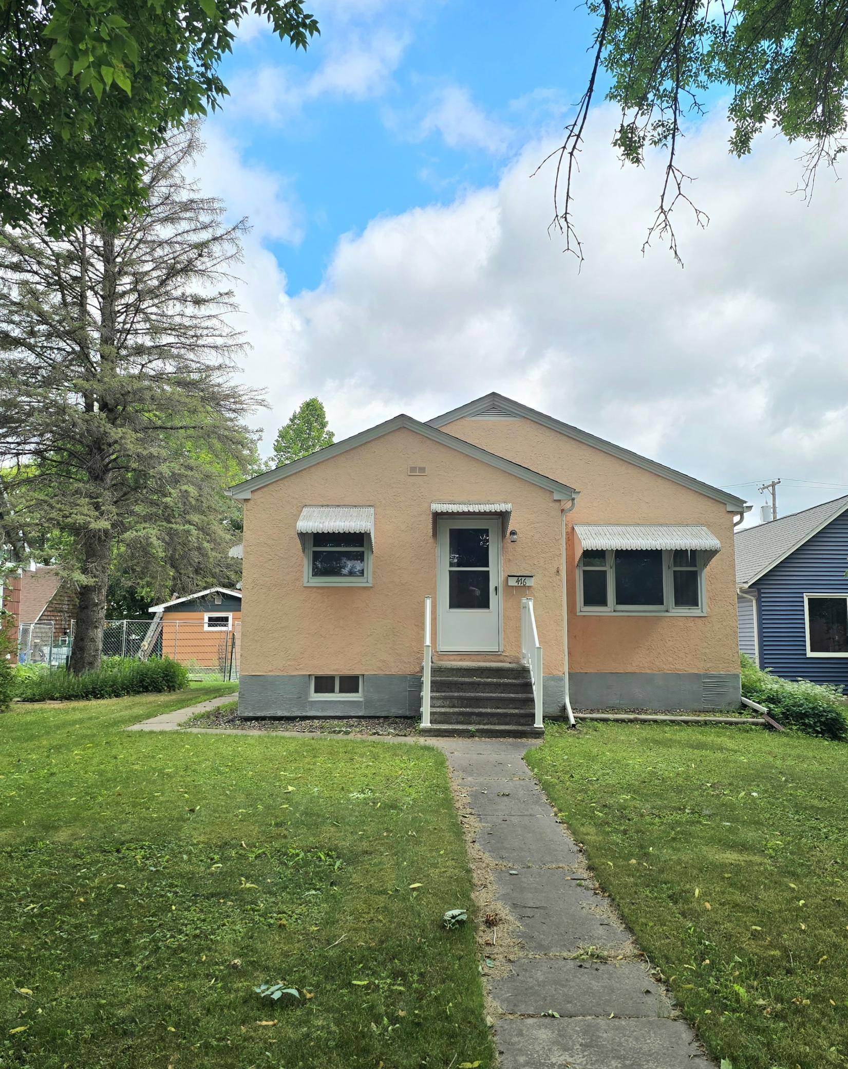 416 10th ST, International Falls, MN 56649