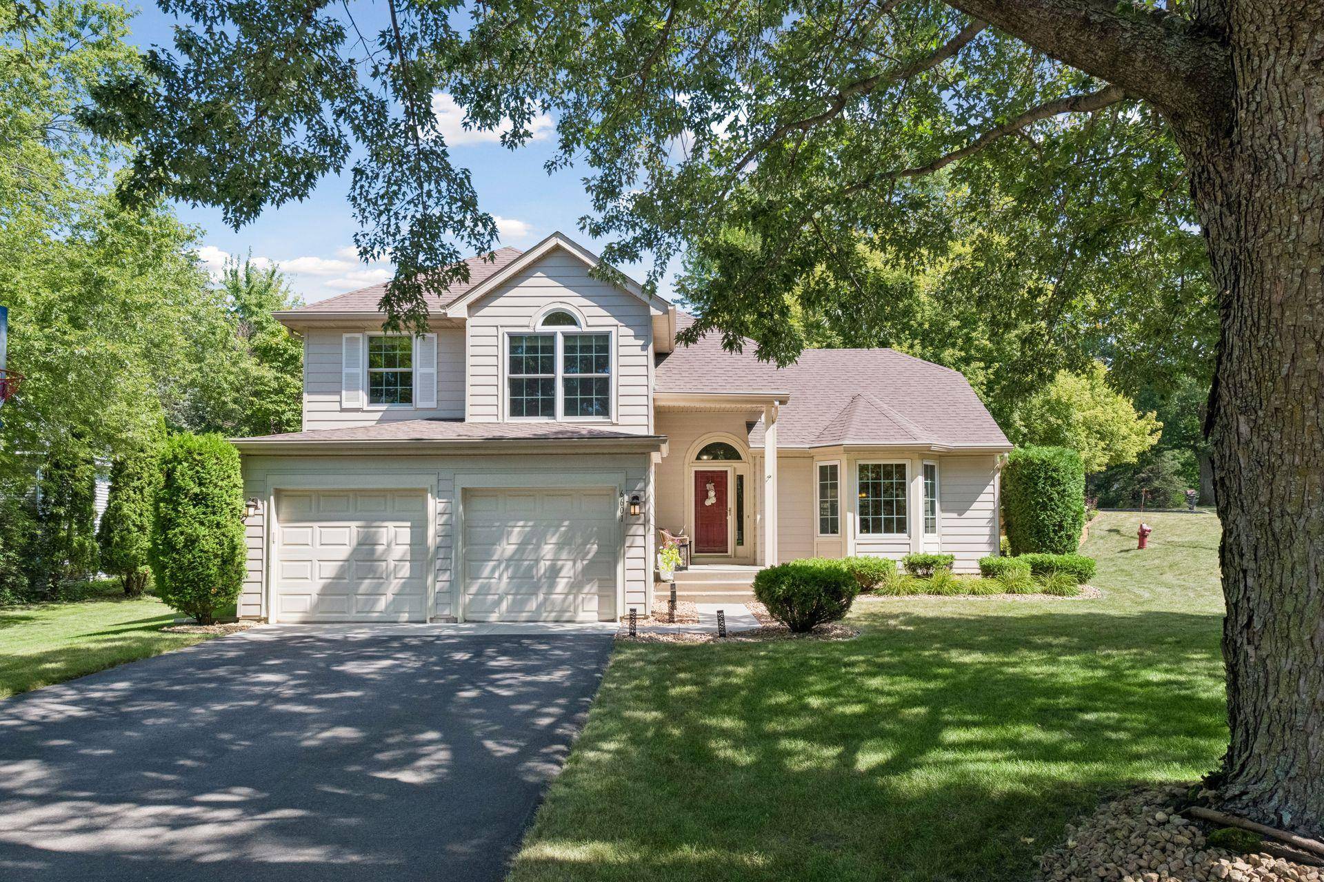 6601 Arlington CT, Chanhassen, MN 55317