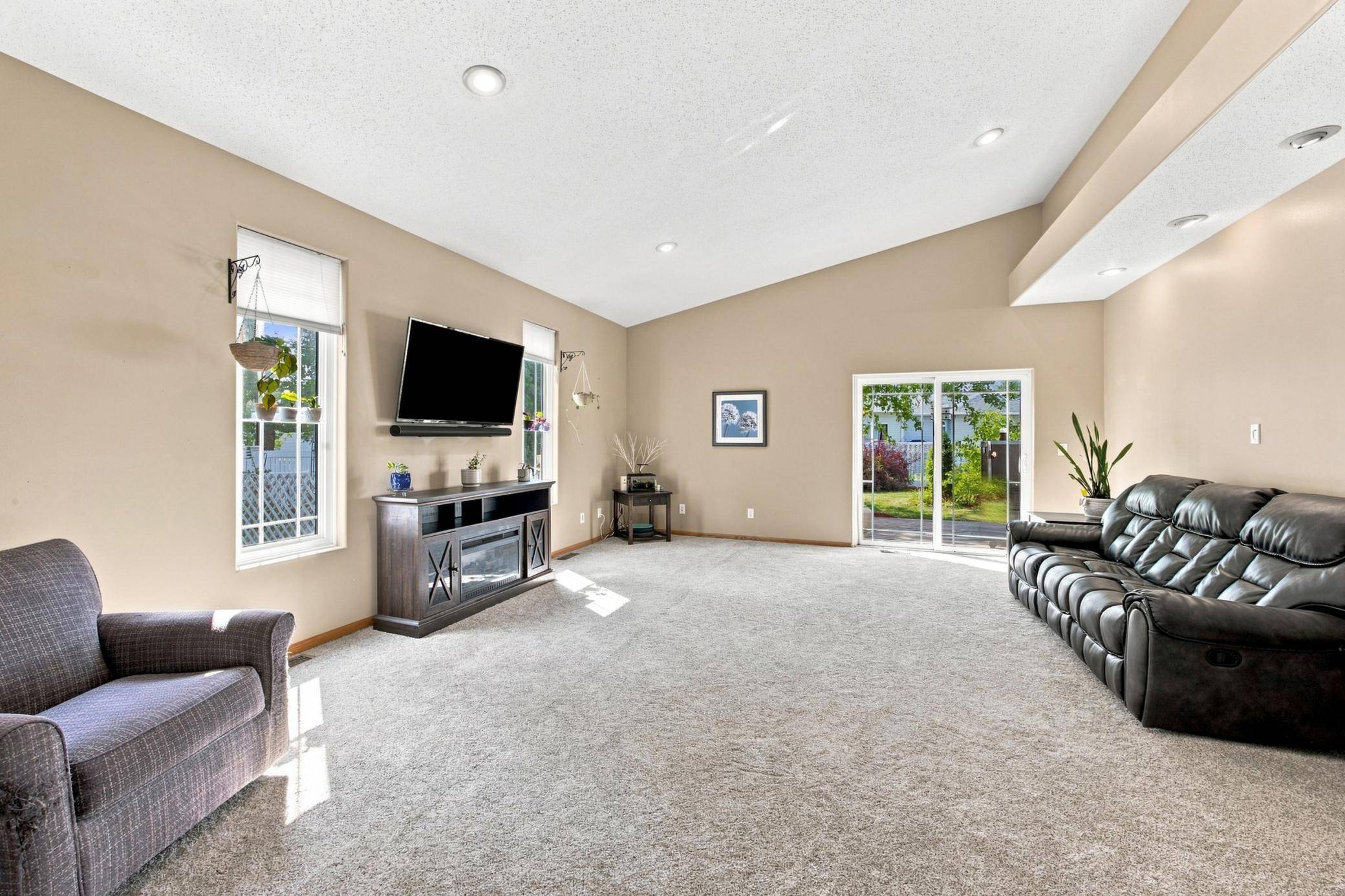 754 Wyndemere DR, West Fargo, ND 58078