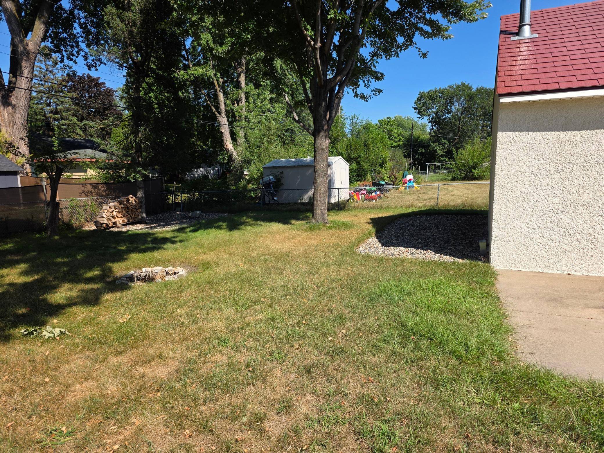 1747 Pinewood DR, Shoreview, MN 55126