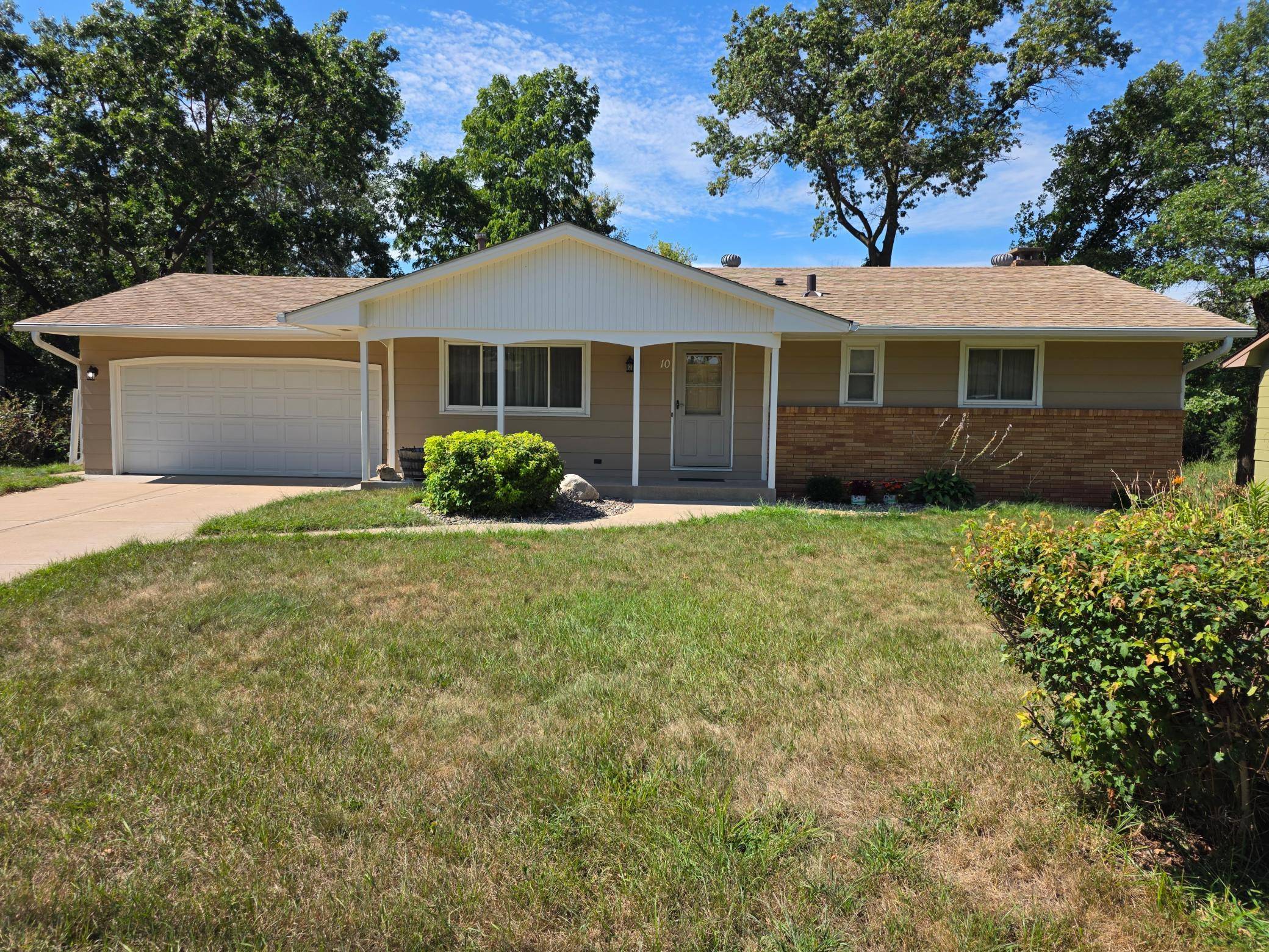 10 W Golden Lake RD, Circle Pines, MN 55014