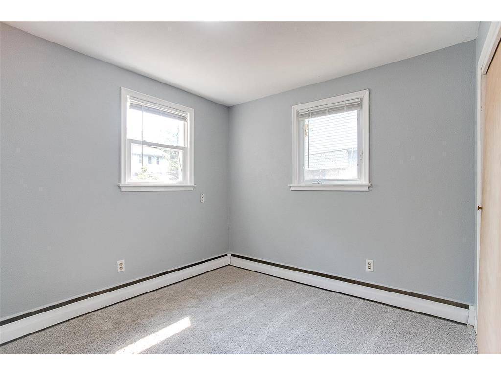914 Burr ST, Saint Paul, MN 55130