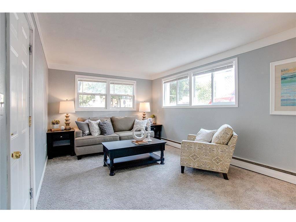 914 Burr ST, Saint Paul, MN 55130