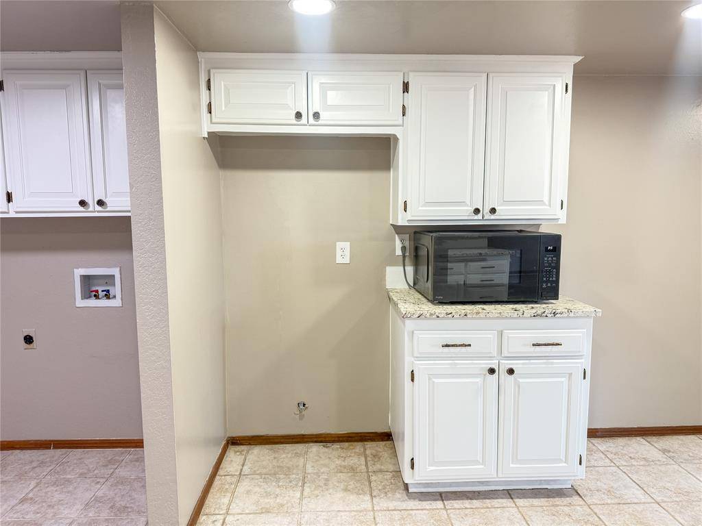 213 Woodbridge CIR, Edmond, OK 73012