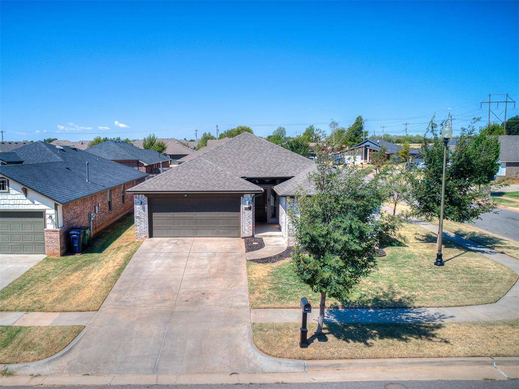 469 Nest CIR, Yukon, OK 73099