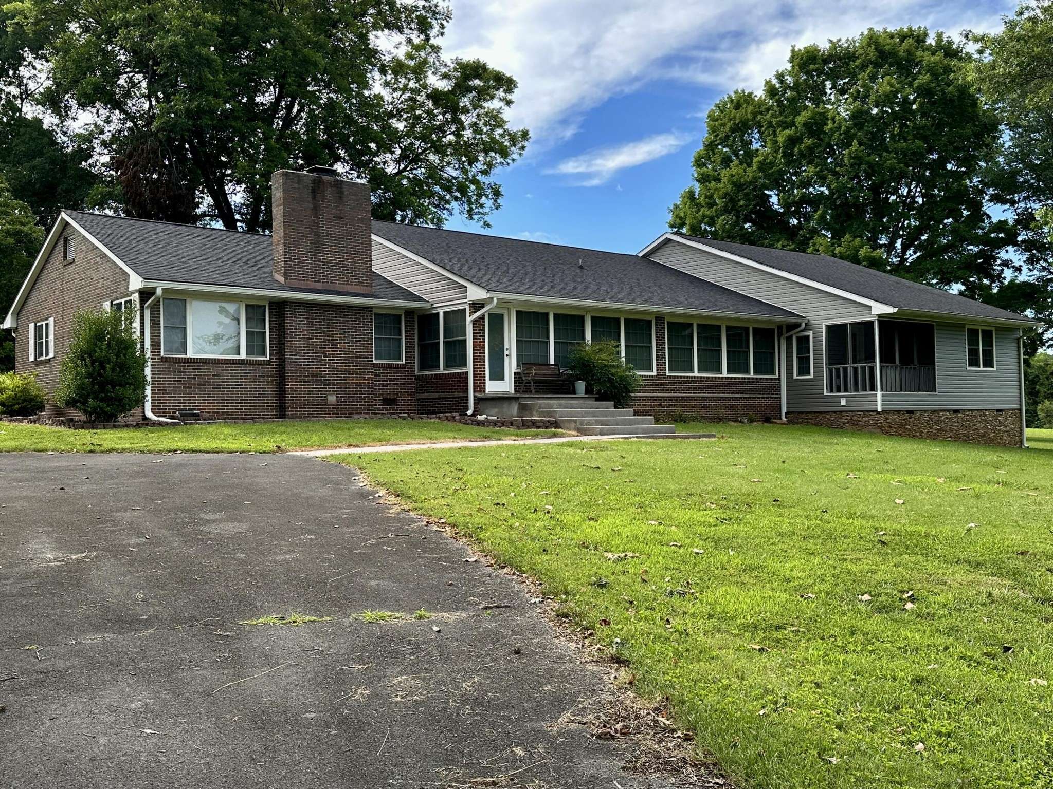 991 Highway 39 #E, Englewood, TN 37329