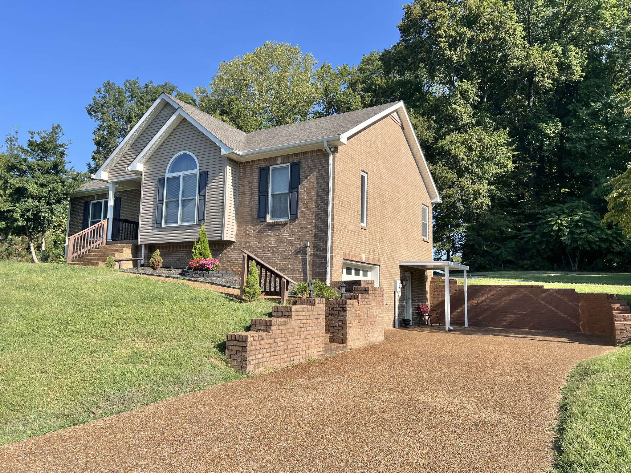 2312 Woodmont Dr, Springfield, TN 37172