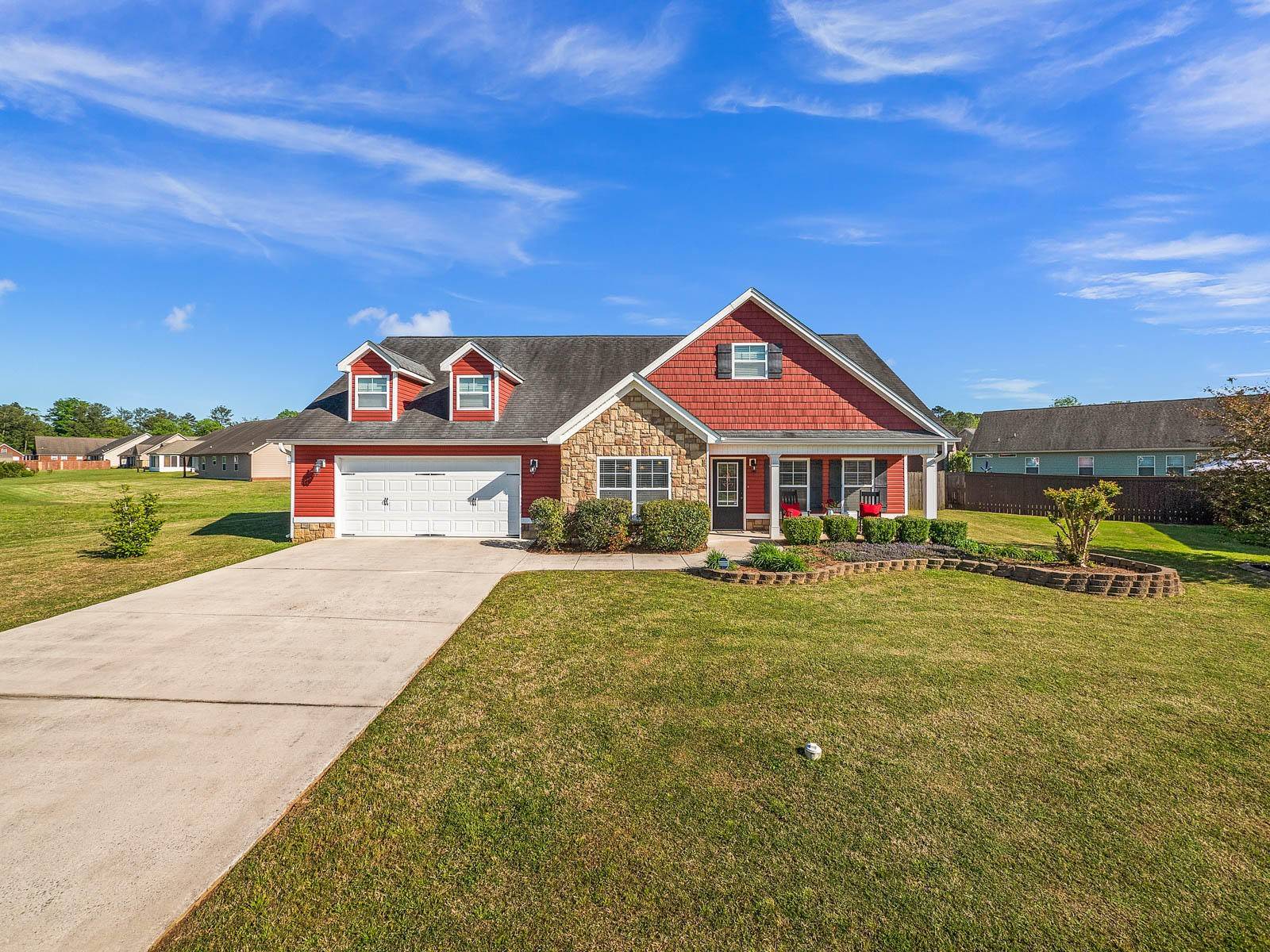 303 Honeyberry Ln, Rossville, GA 30741