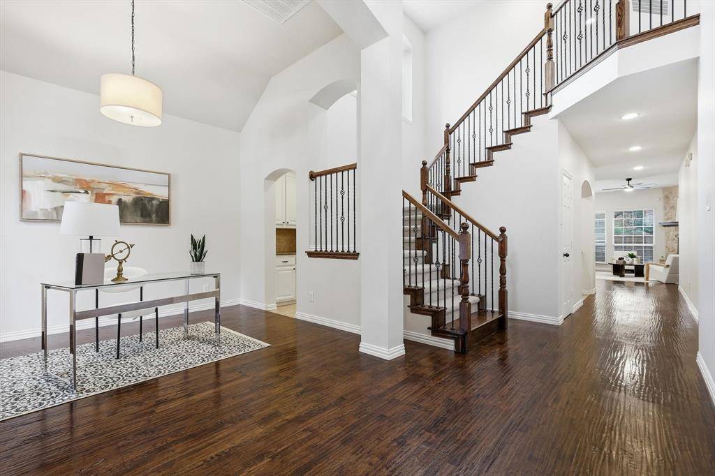 1336 Burnett Drive, Lantana, TX 76226