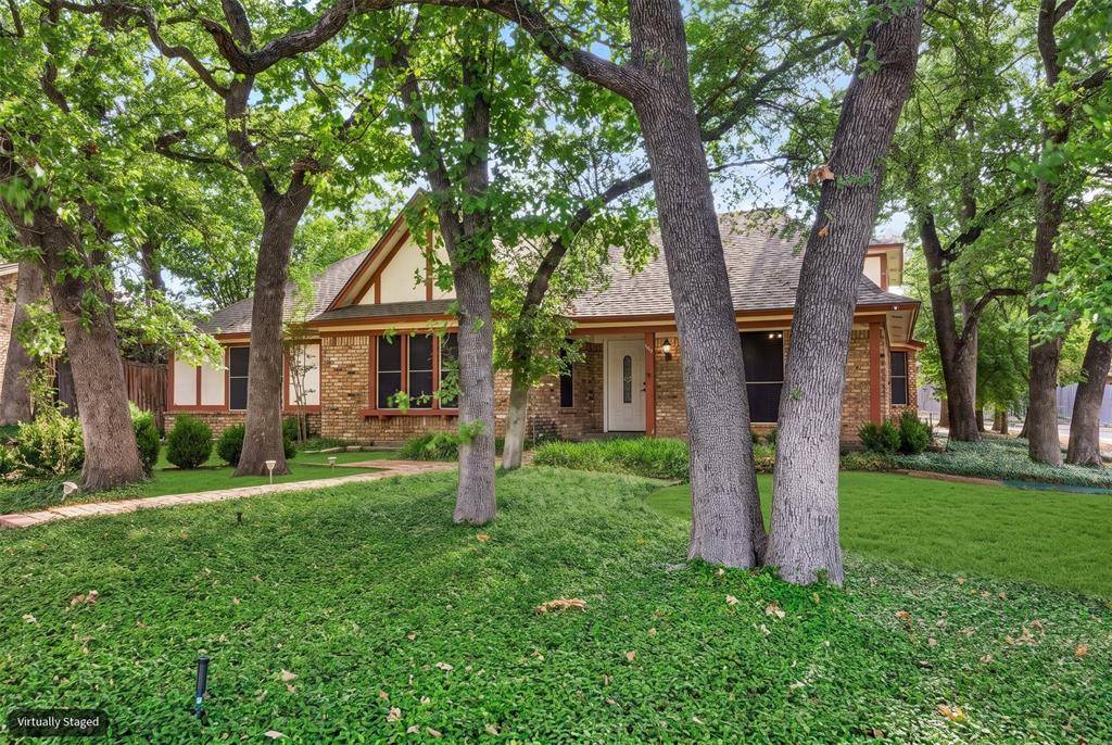 615 Country Green Lane, Arlington, TX 76011